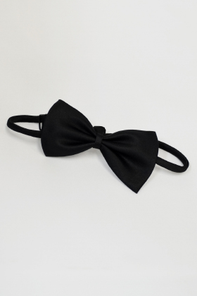 A bow tie　Black